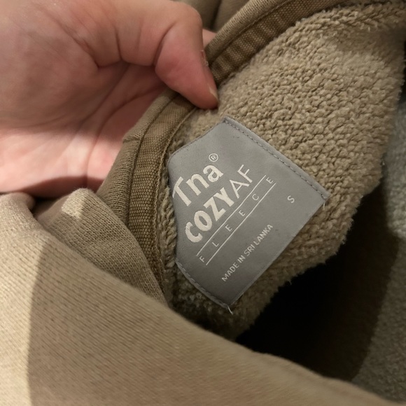 Aritzia cropped hoodie in a brownish taupe - Picture 3 of 3